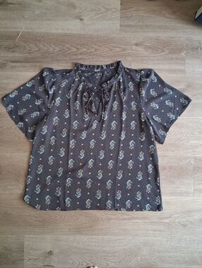 LOFT Floral Tie-Front Short Sleeve Womens Blouse